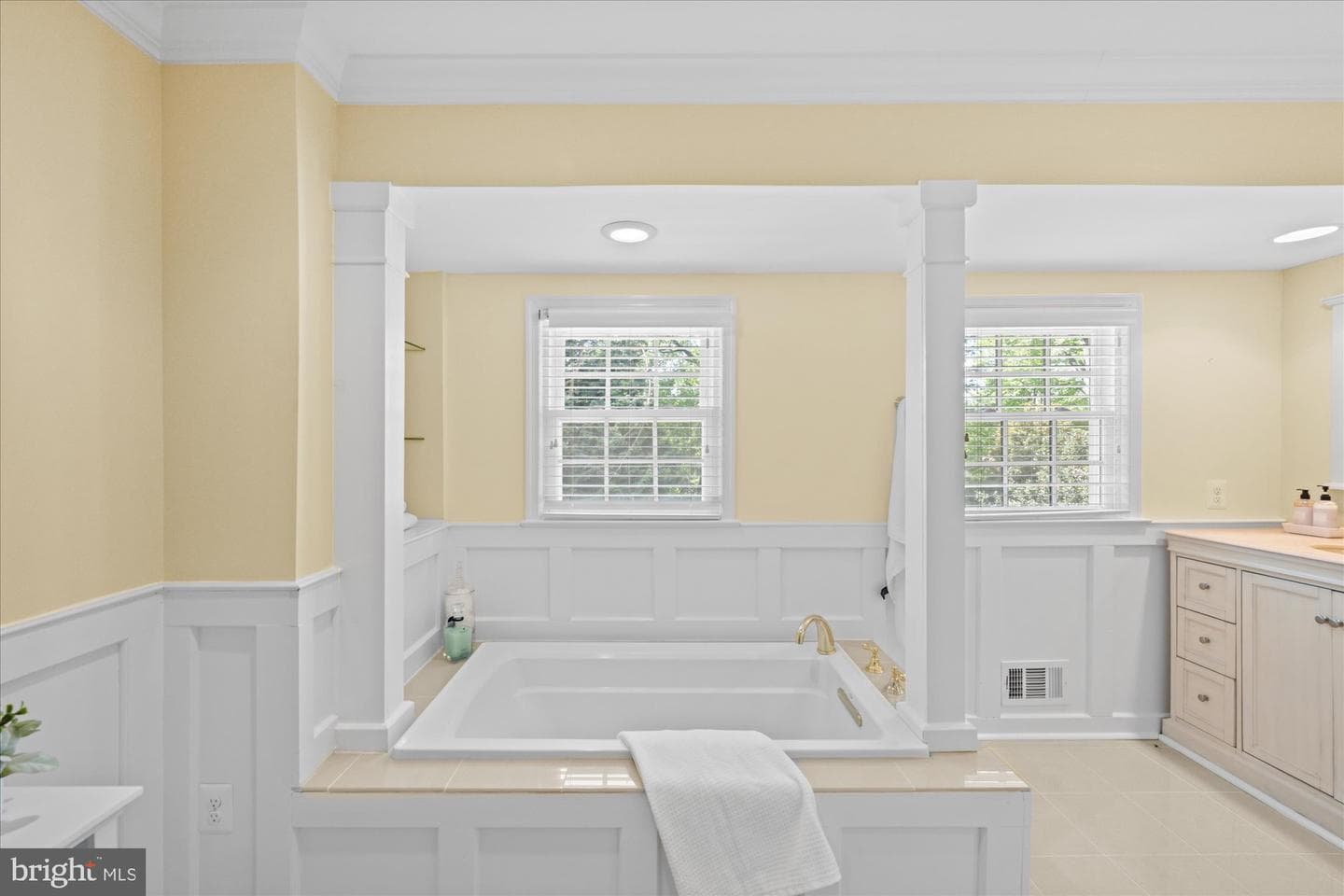 10500 Stable Lane photo 20
