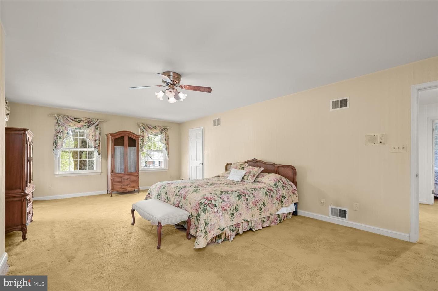 10008 Carmelita Drive photo 17