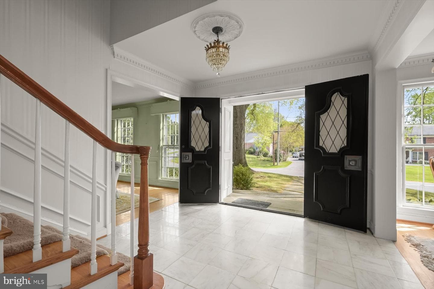 10008 Carmelita Drive photo 4