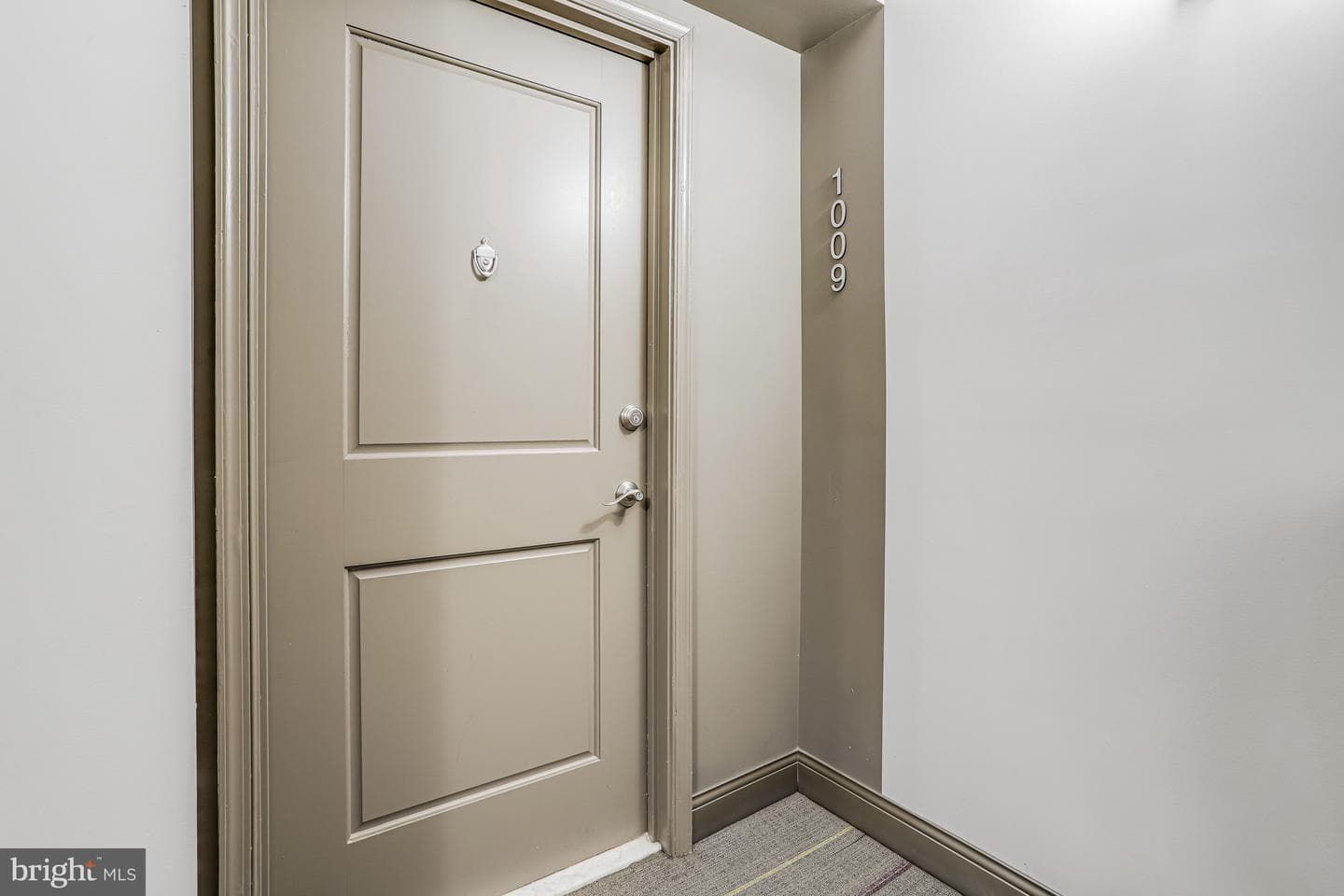 930 Wayne Avenue #1009 photo 2