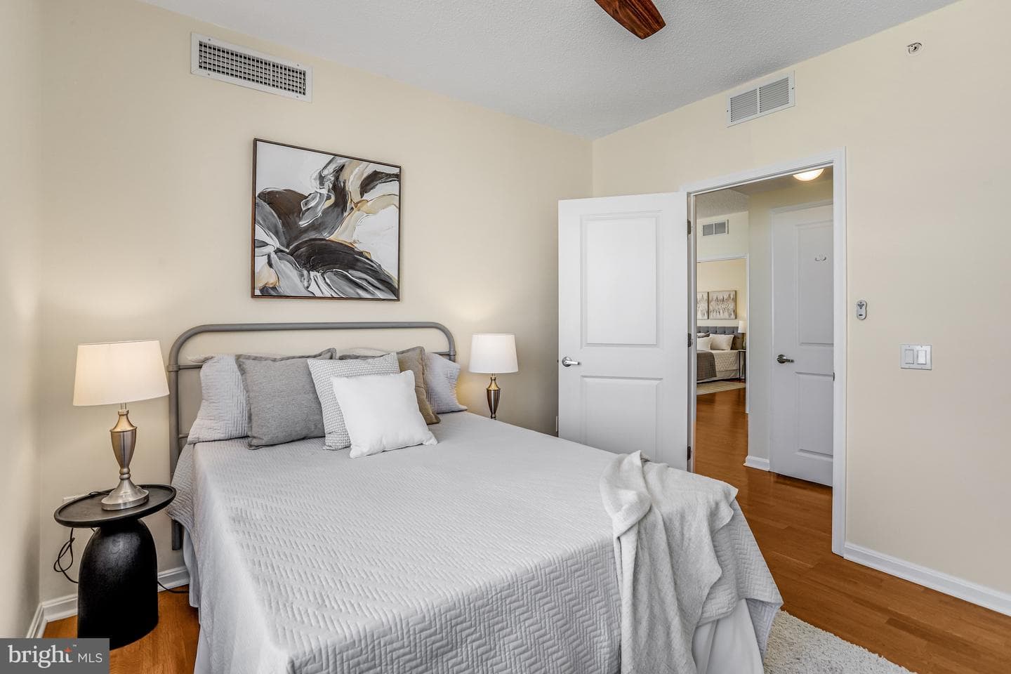930 Wayne Avenue #1009 photo 20