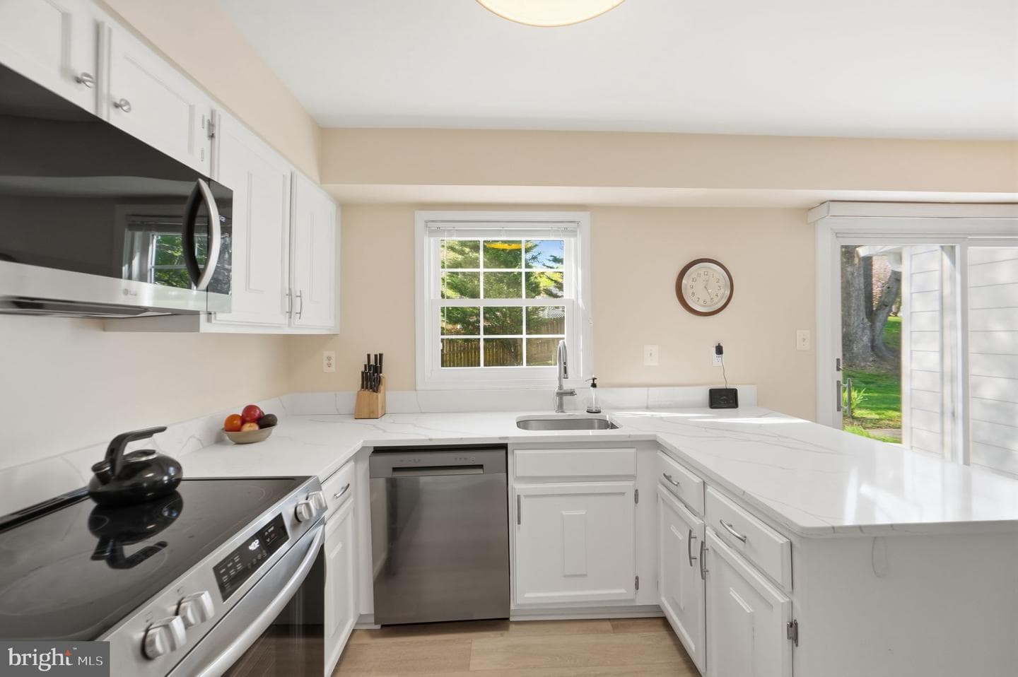3221 Beret Lane photo 10