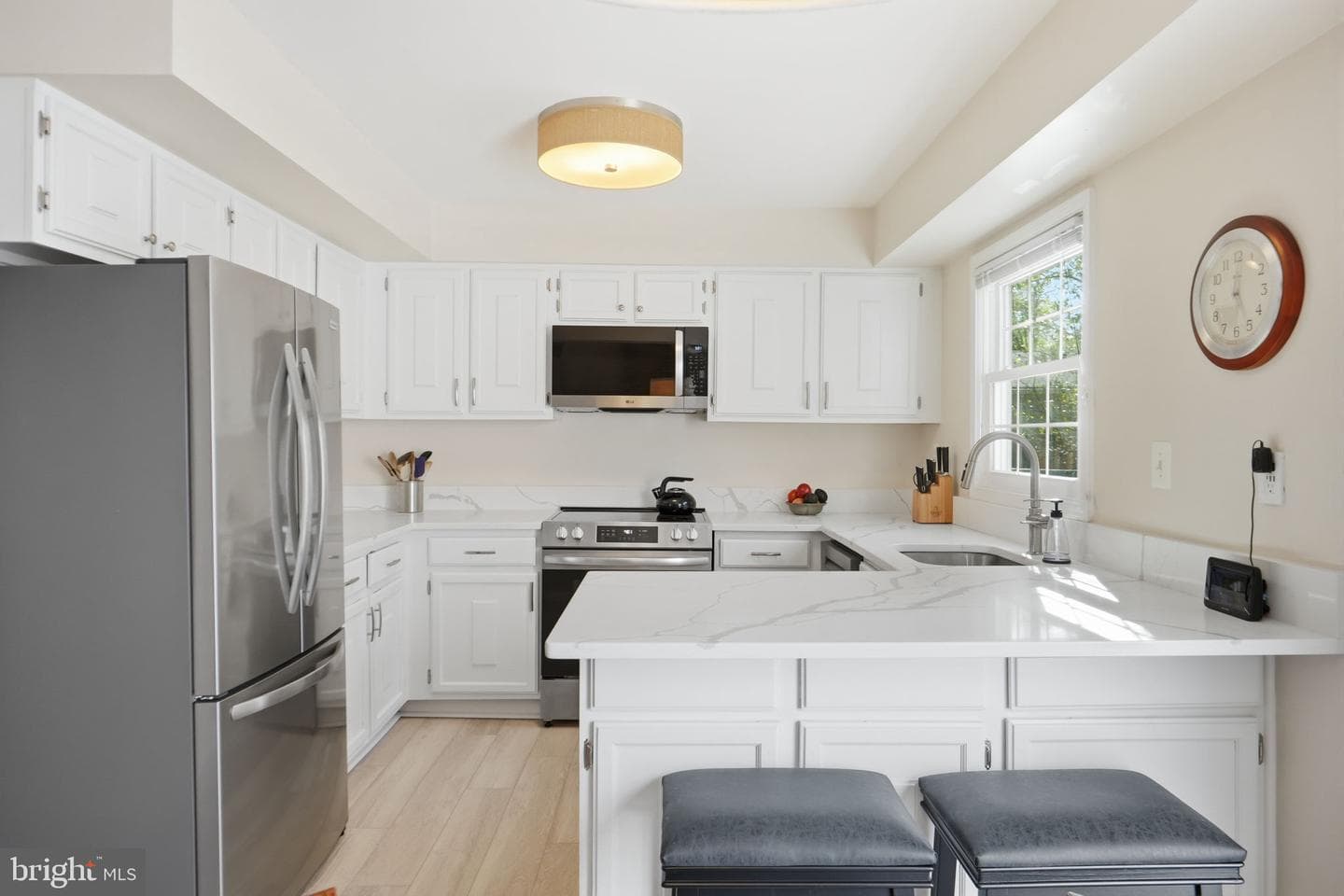 3221 Beret Lane photo 8