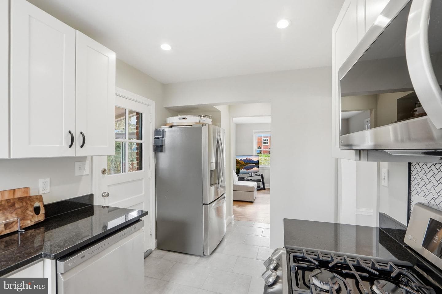 2406 Churchill Road photo 8