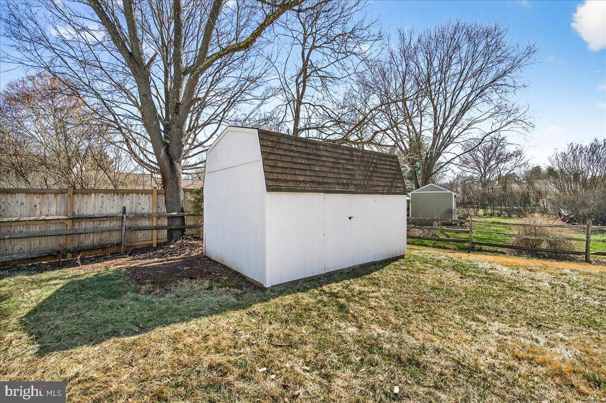 19158 Dowden Circle photo 16