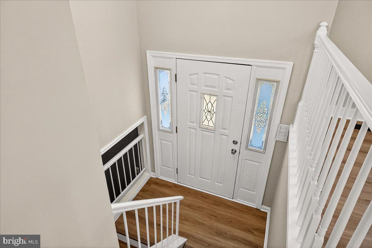 19158 Dowden Circle photo 17