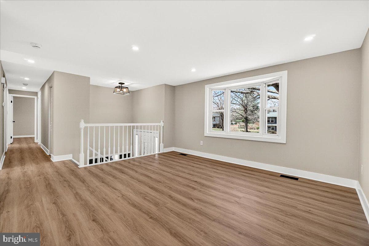 19158 Dowden Circle photo 18