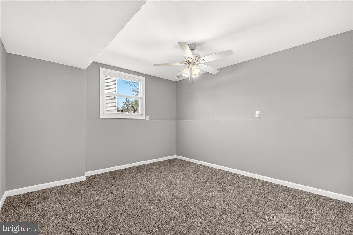 19158 Dowden Circle photo 47