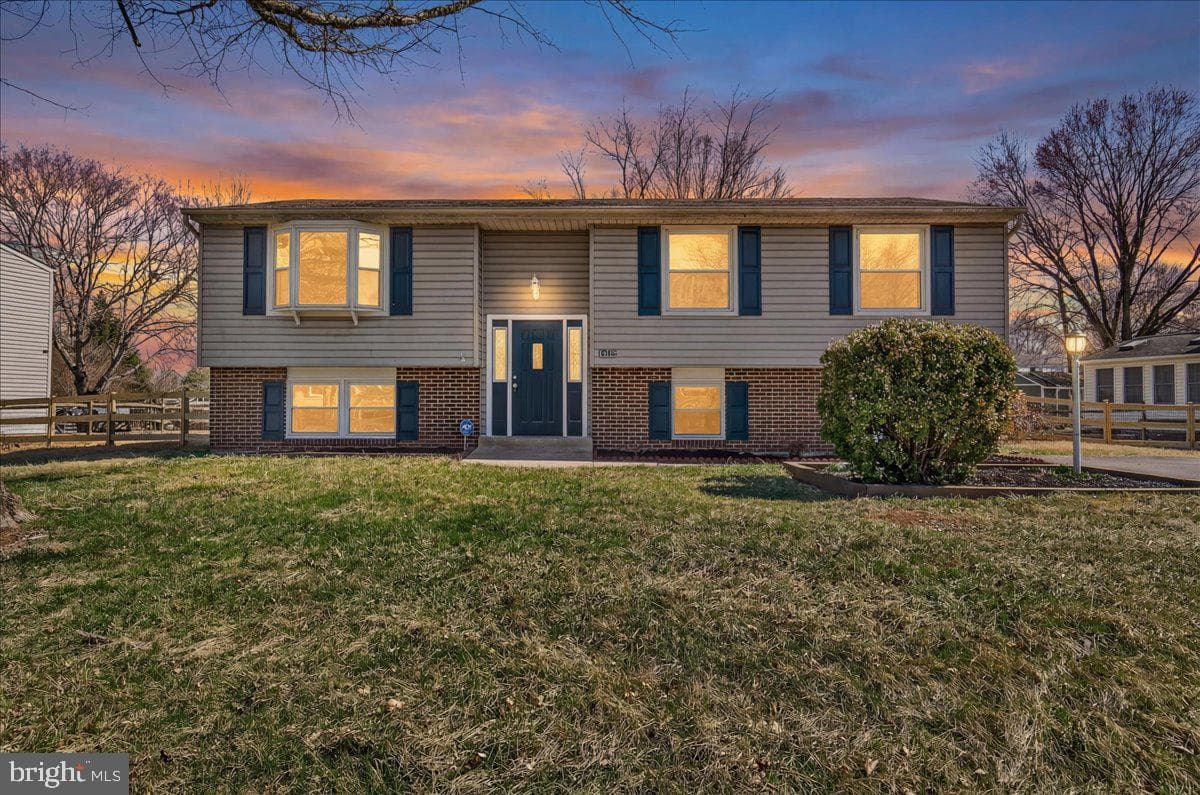 19158 Dowden Circle photo 5