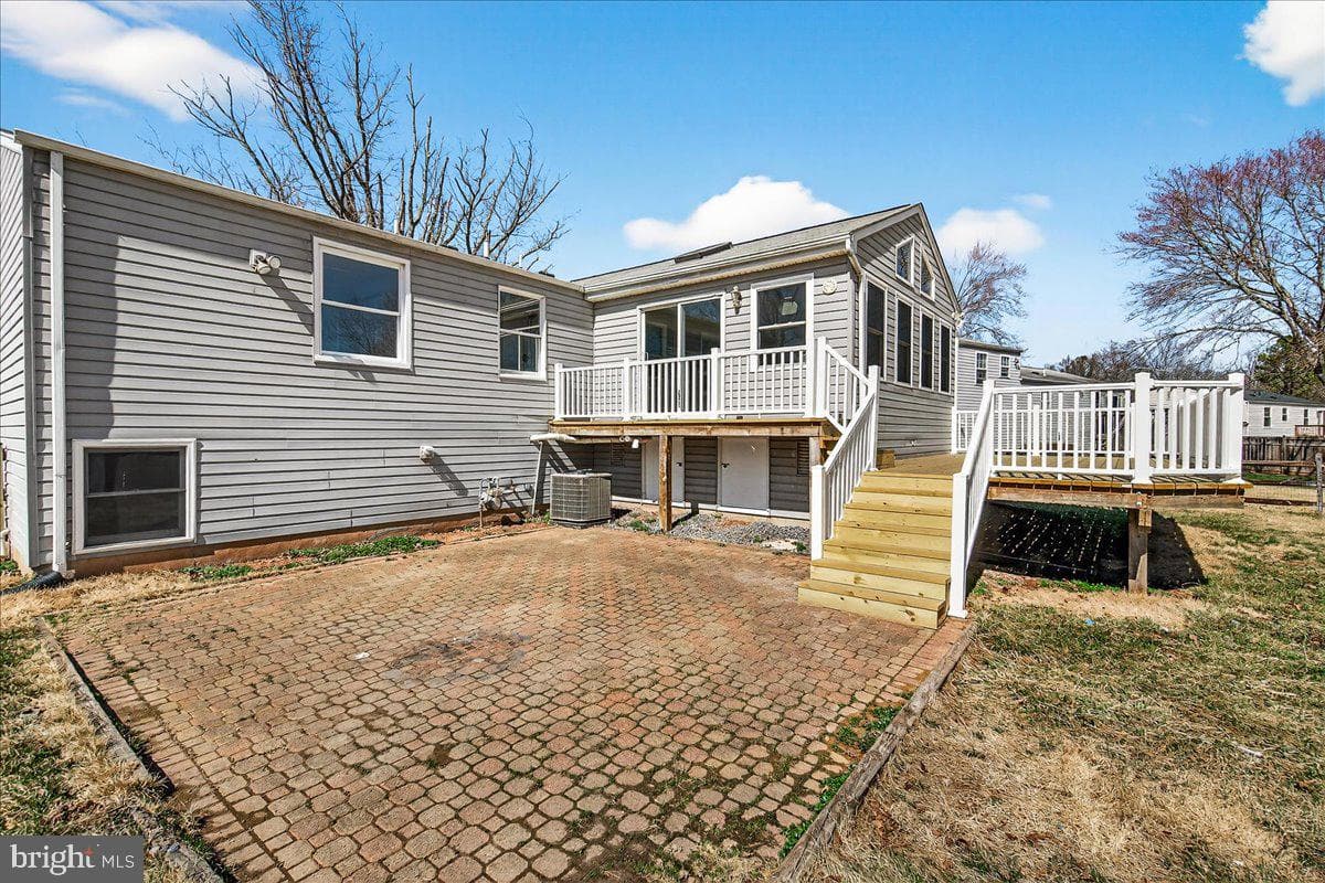 19158 Dowden Circle photo 8