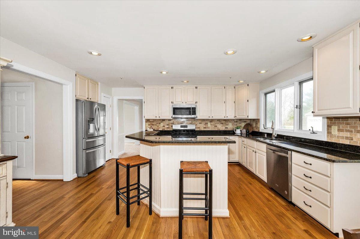 17900 Hickman Street photo 16