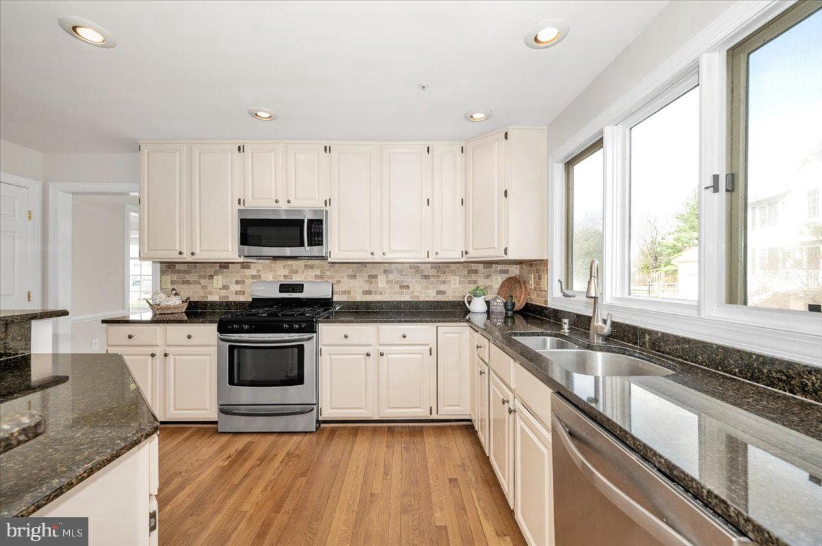 17900 Hickman Street photo 19