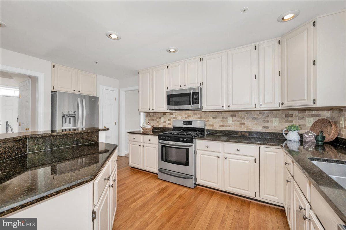 17900 Hickman Street photo 20