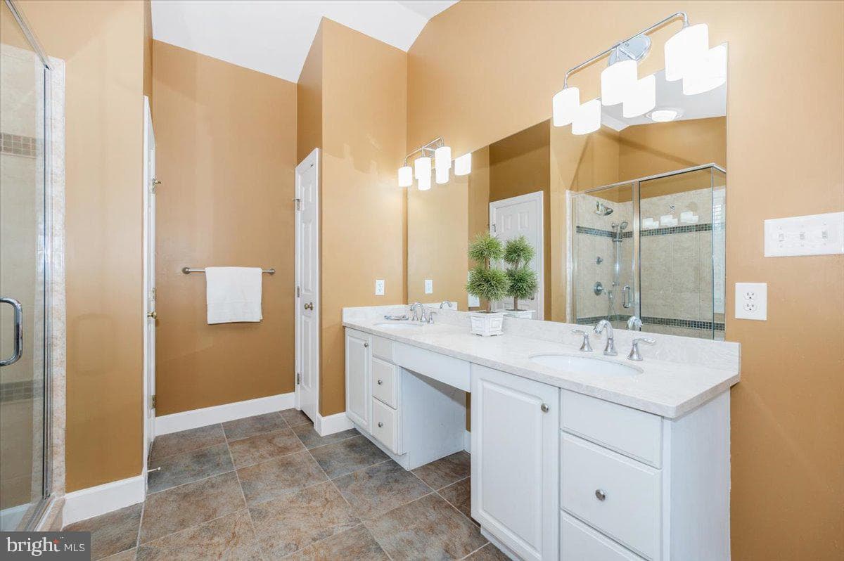 17900 Hickman Street photo 39