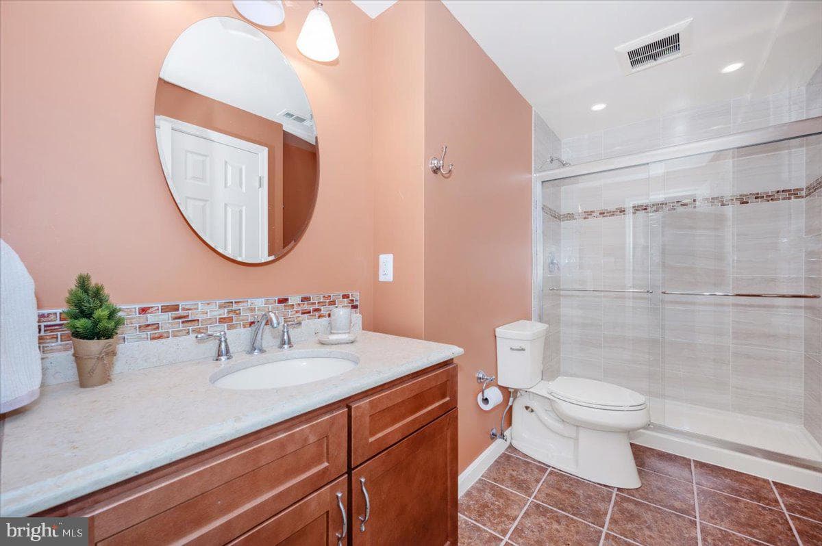 17900 Hickman Street photo 53