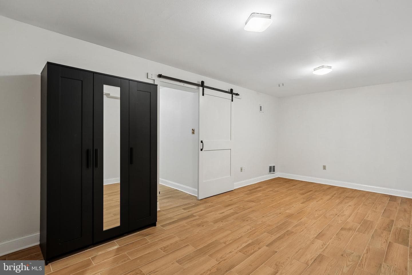 9211 Three Oaks Drive photo 46
