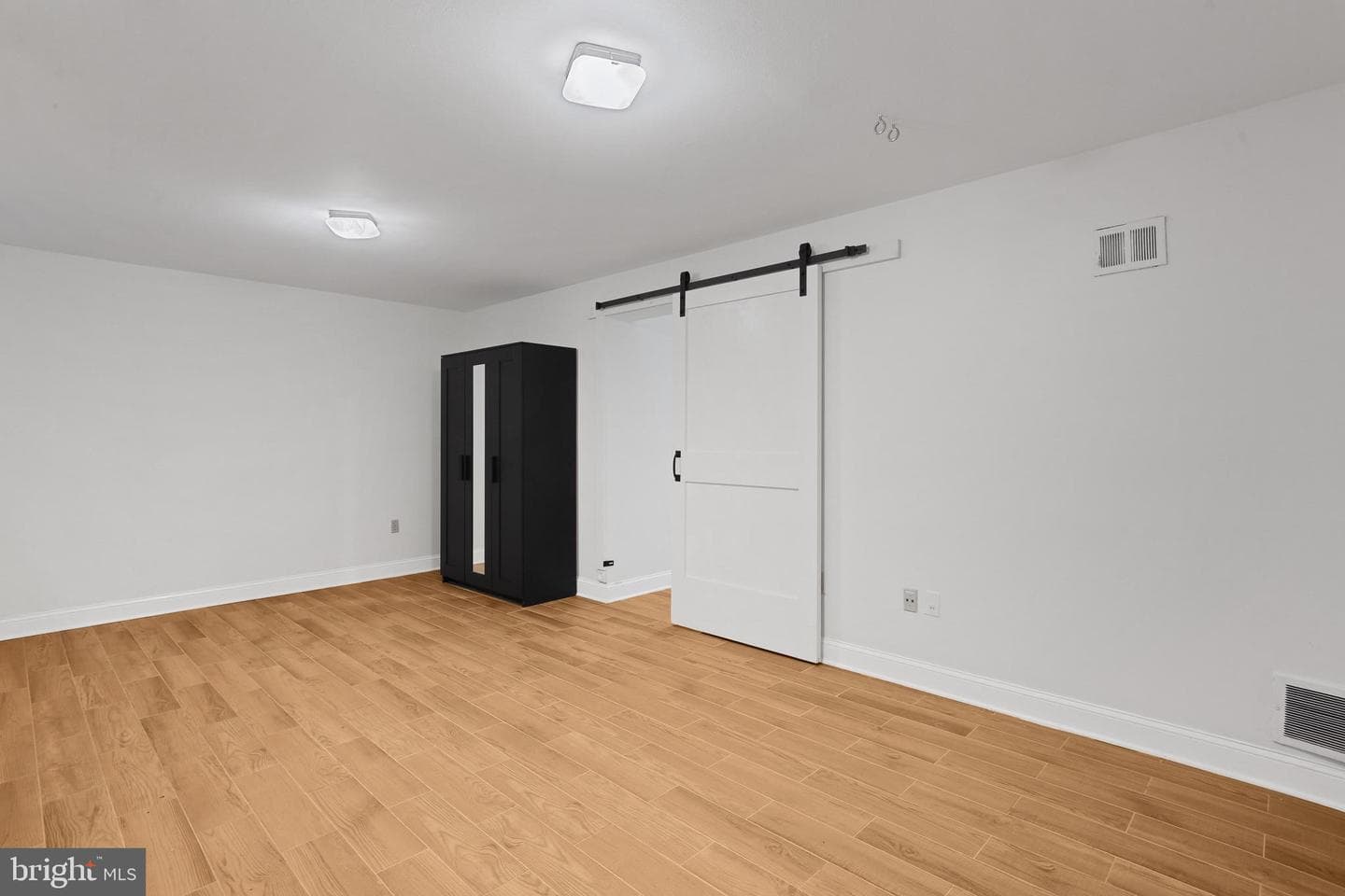 9211 Three Oaks Drive photo 47