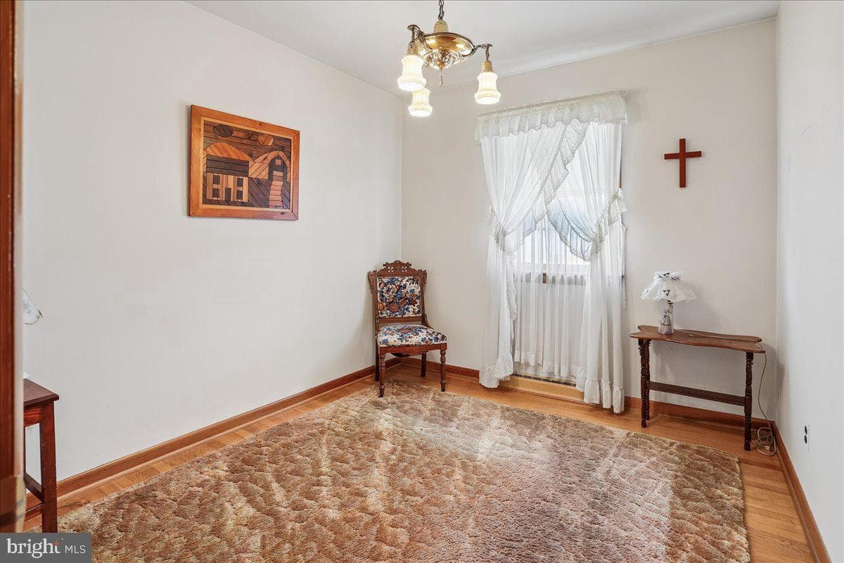21909 Frederick Road photo 15