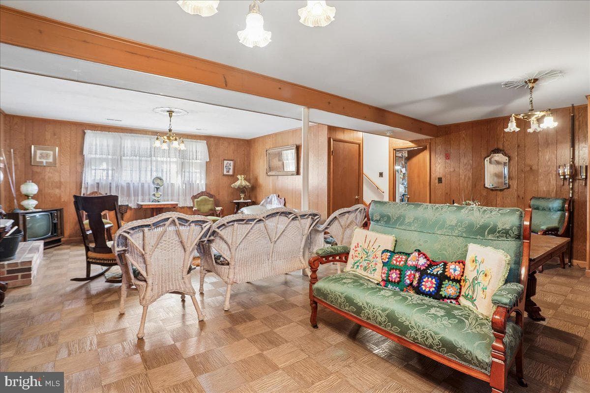 21909 Frederick Road photo 17