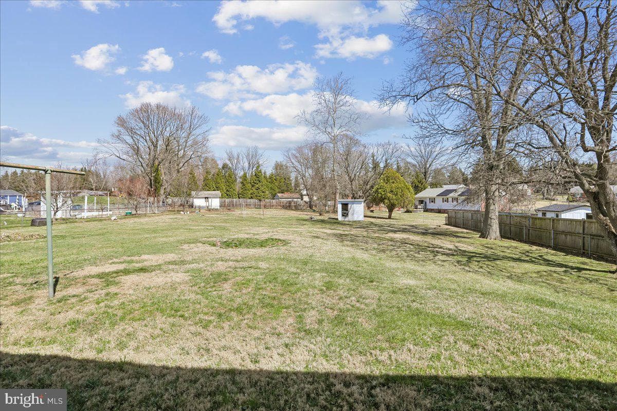 21909 Frederick Road photo 20
