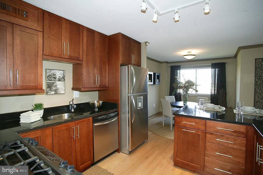 7333 New Hampshire Avenue #1220w photo 8