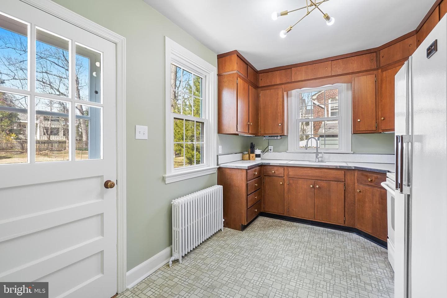902 Jackson Avenue photo 8
