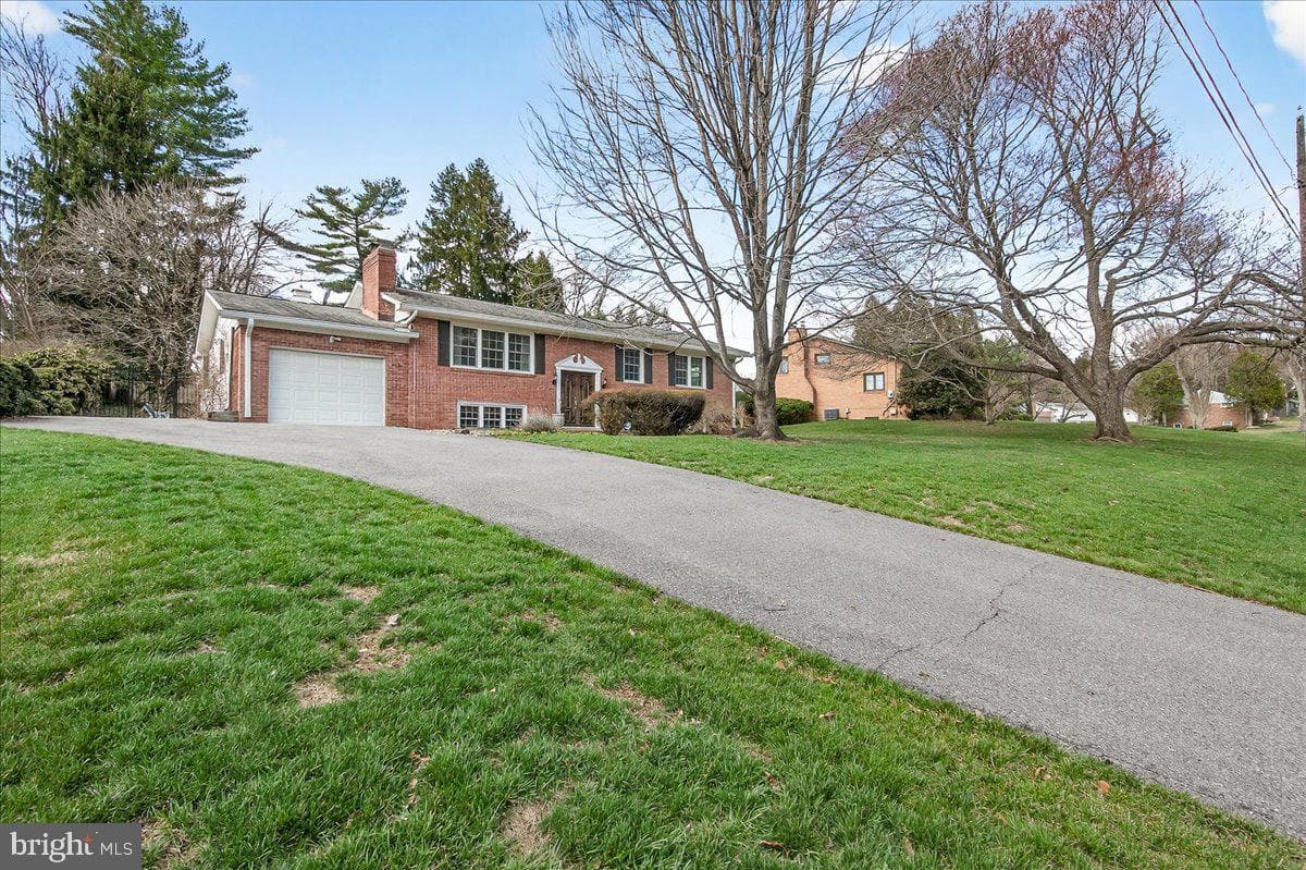 15016 Timberlake Drive photo 2
