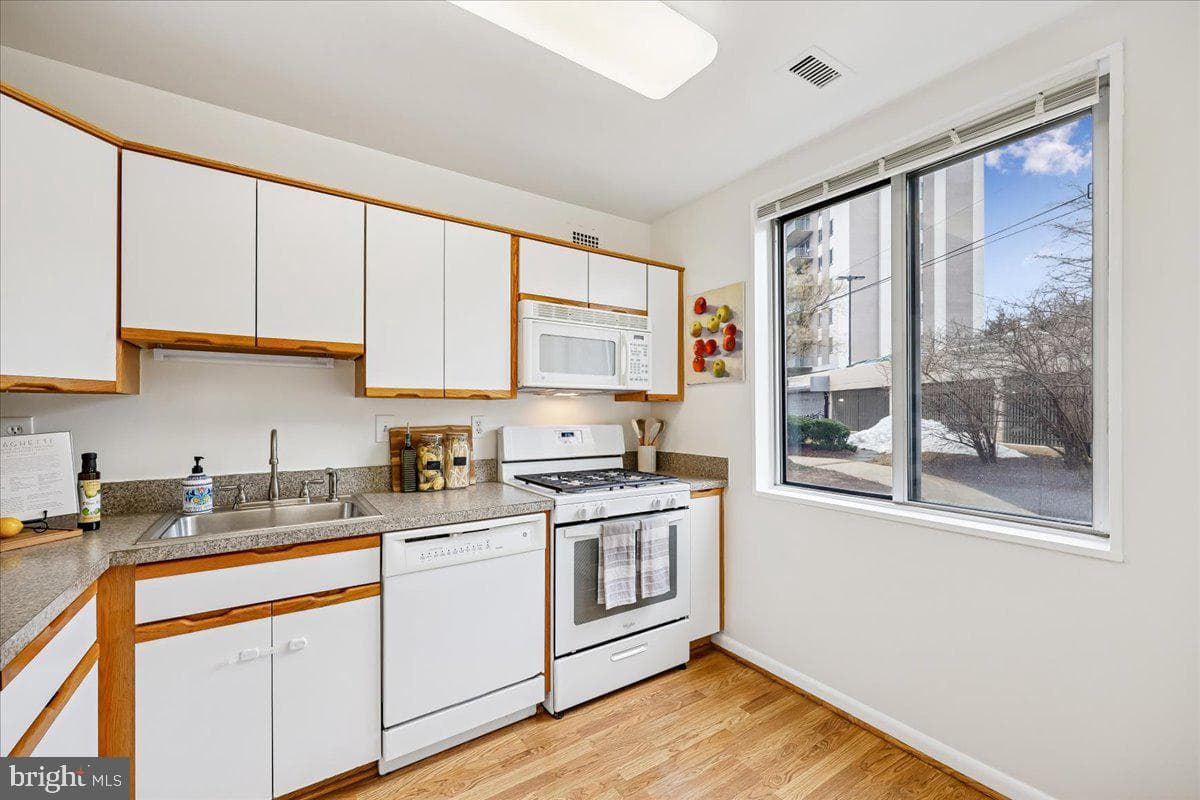 4977 Battery Lane #1-101 photo 18
