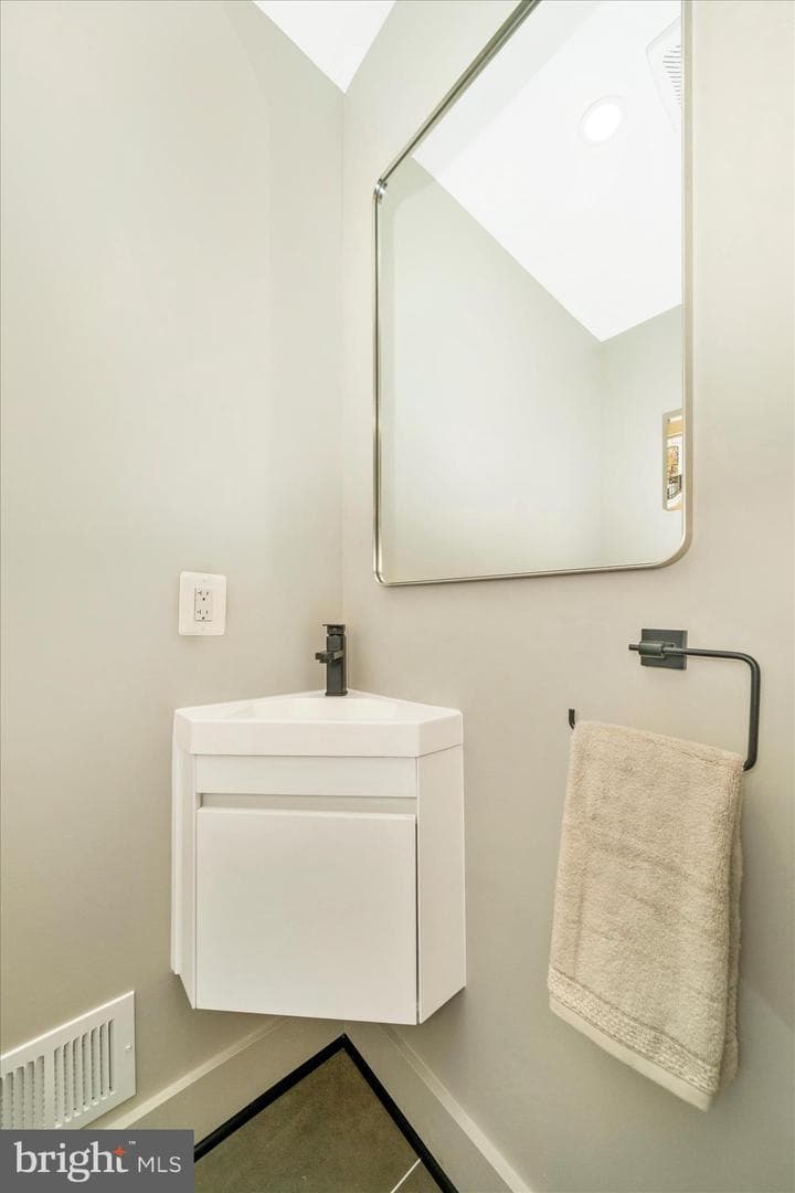 10405 Inwood Avenue photo 17