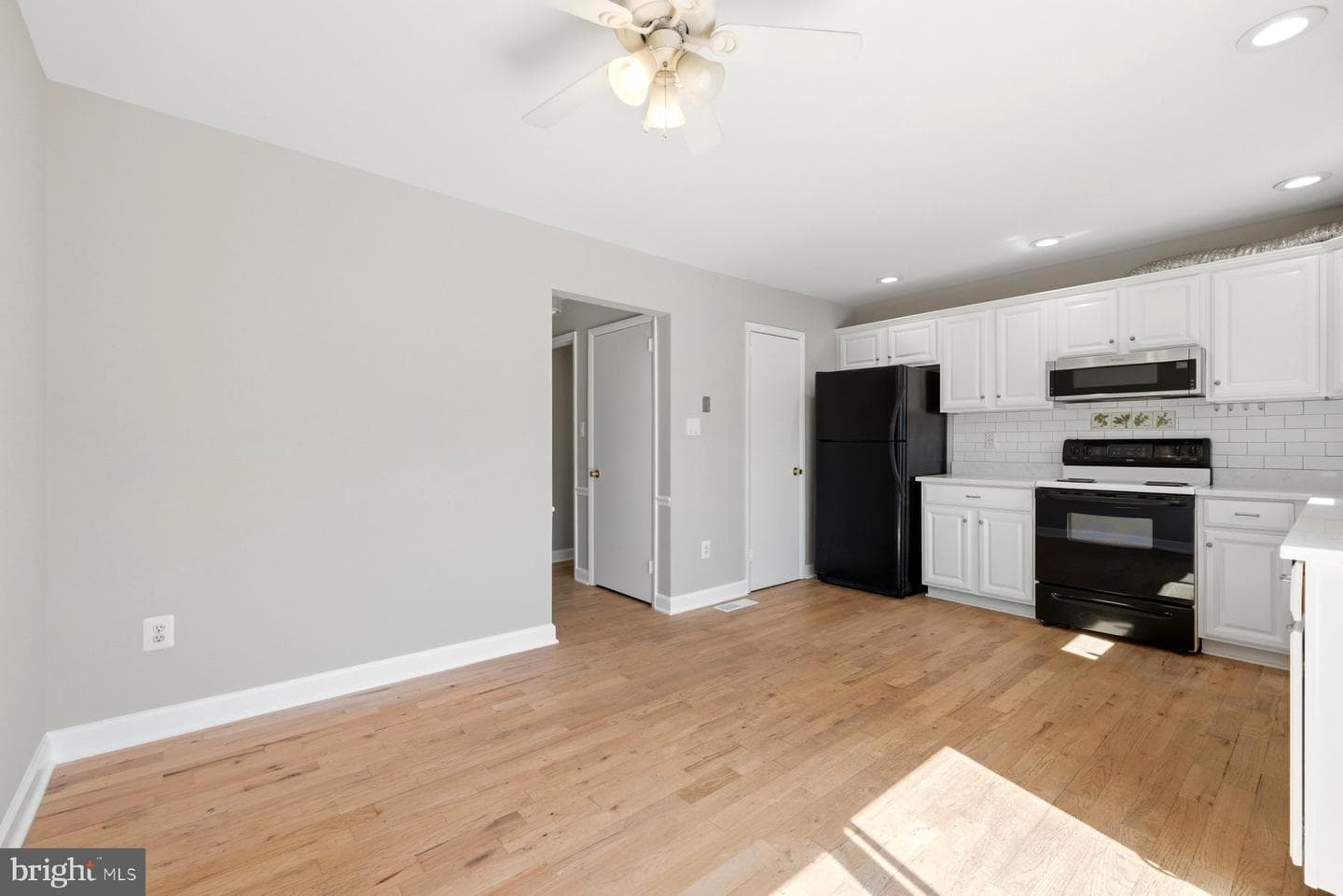 17736 Larchmont Terrace photo 10