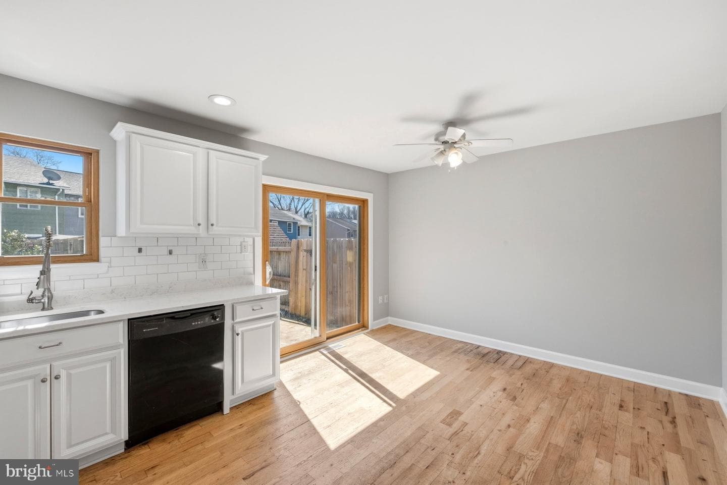 17736 Larchmont Terrace photo 11