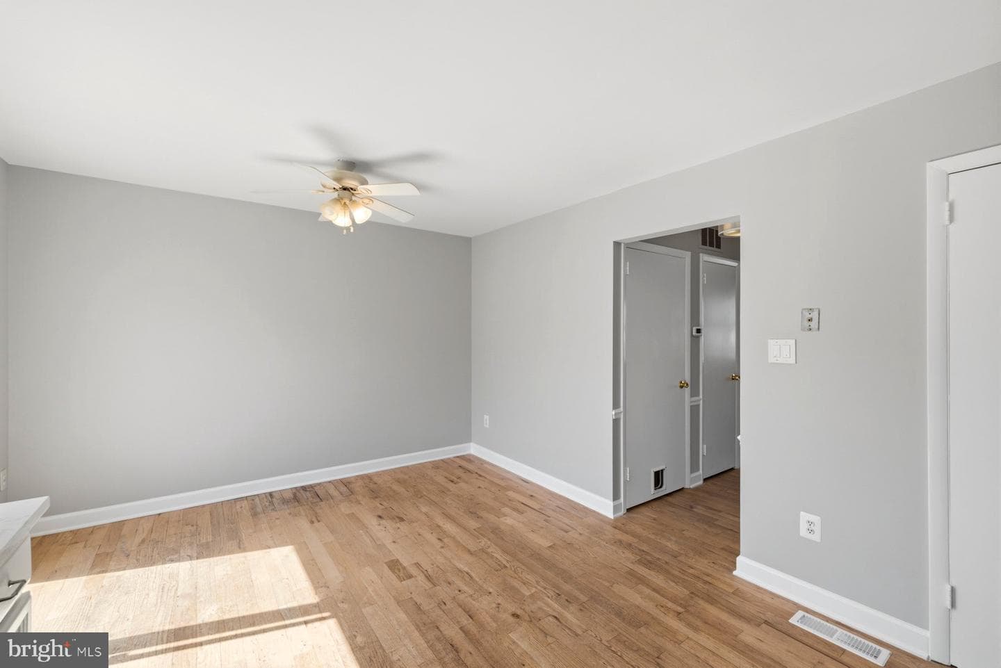 17736 Larchmont Terrace photo 12