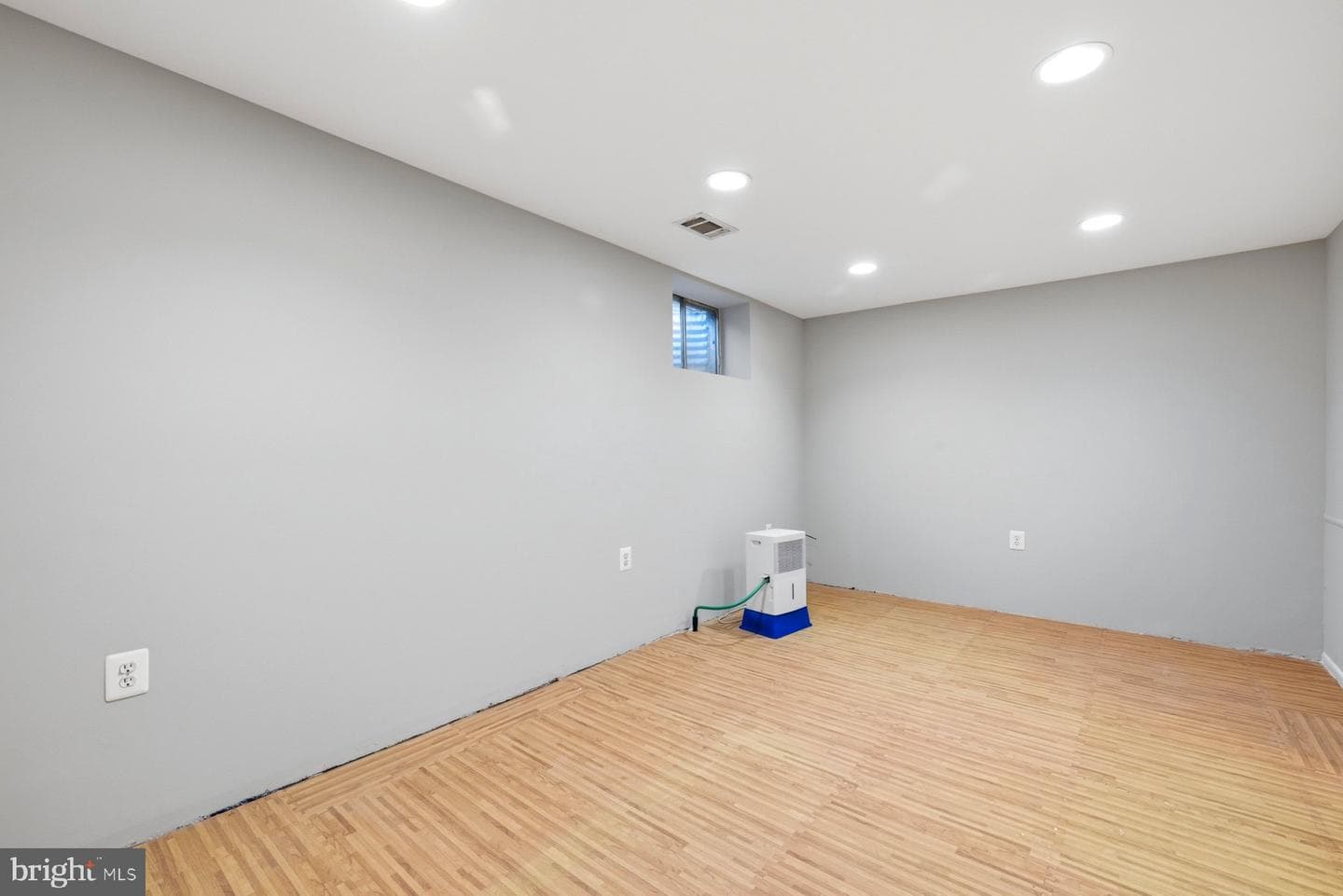 17736 Larchmont Terrace photo 22
