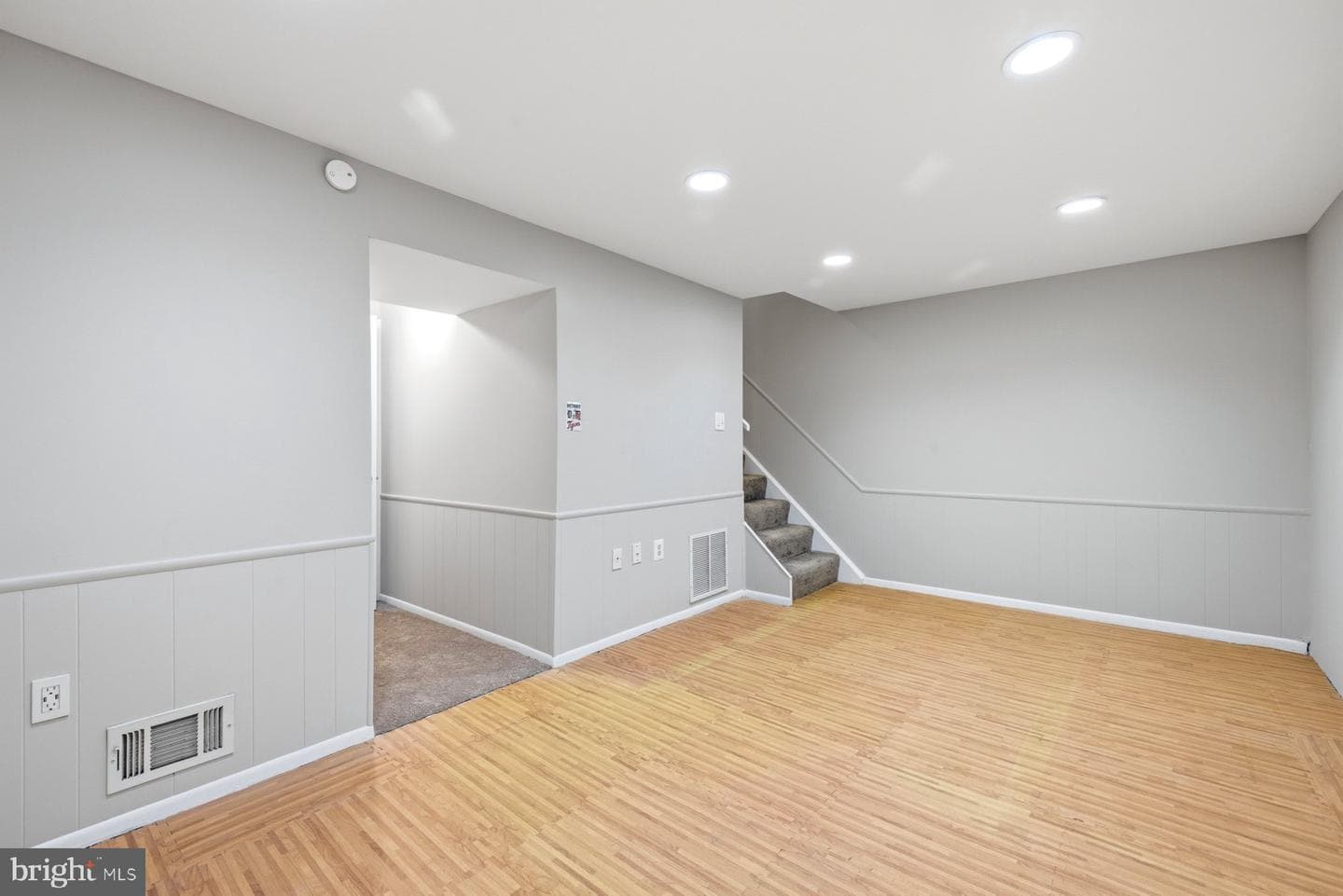 17736 Larchmont Terrace photo 23