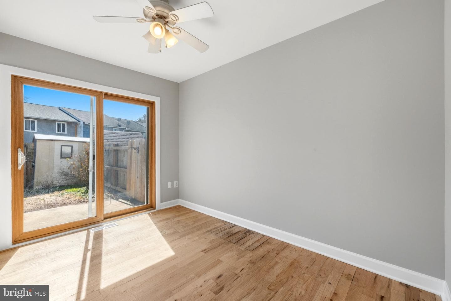 17736 Larchmont Terrace photo 9