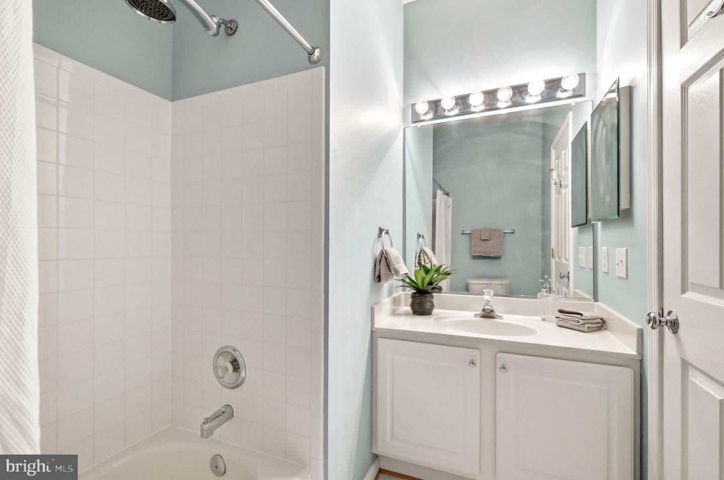 628 Bright Meadow Mews photo 6