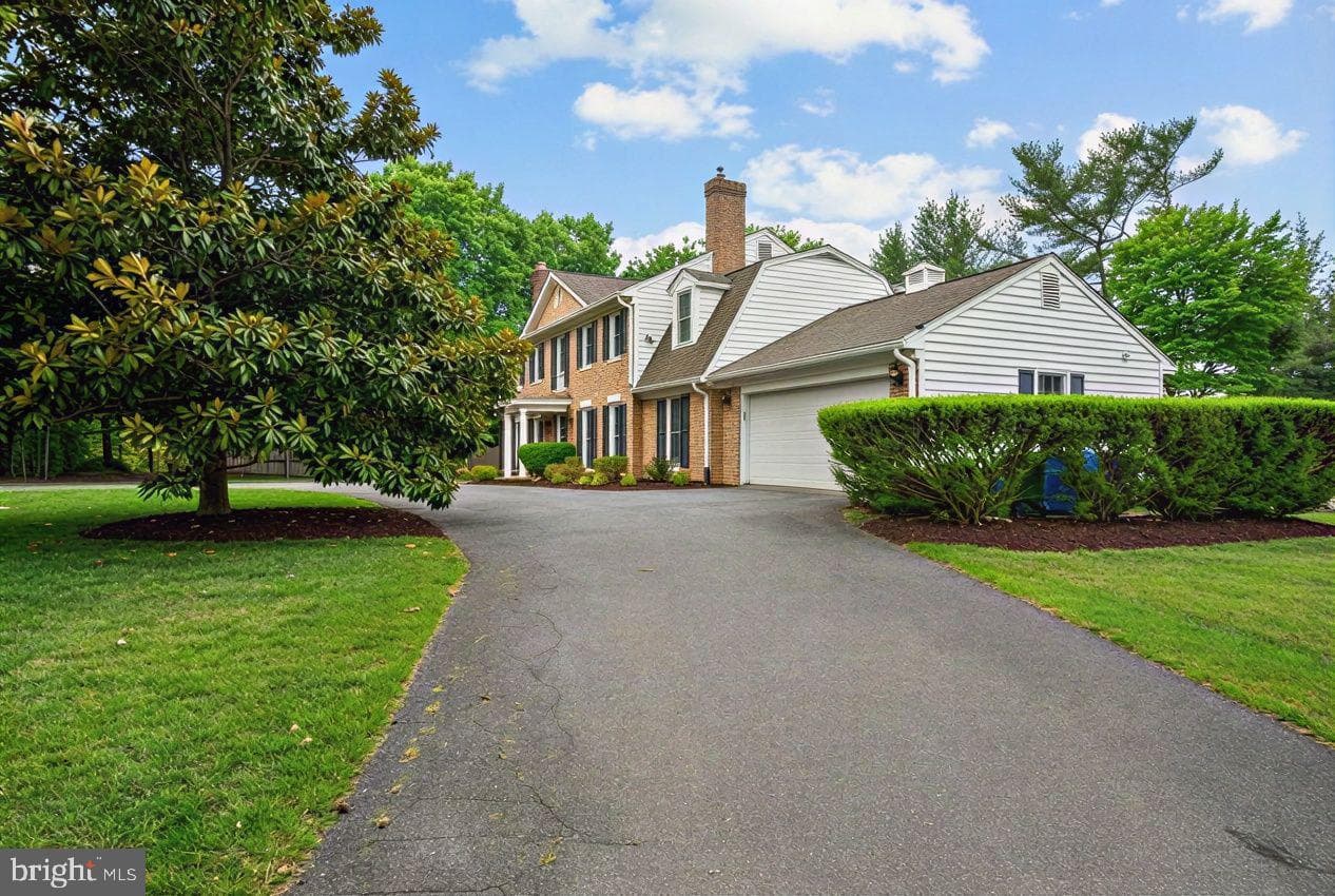 14900 Westbury Road photo 2