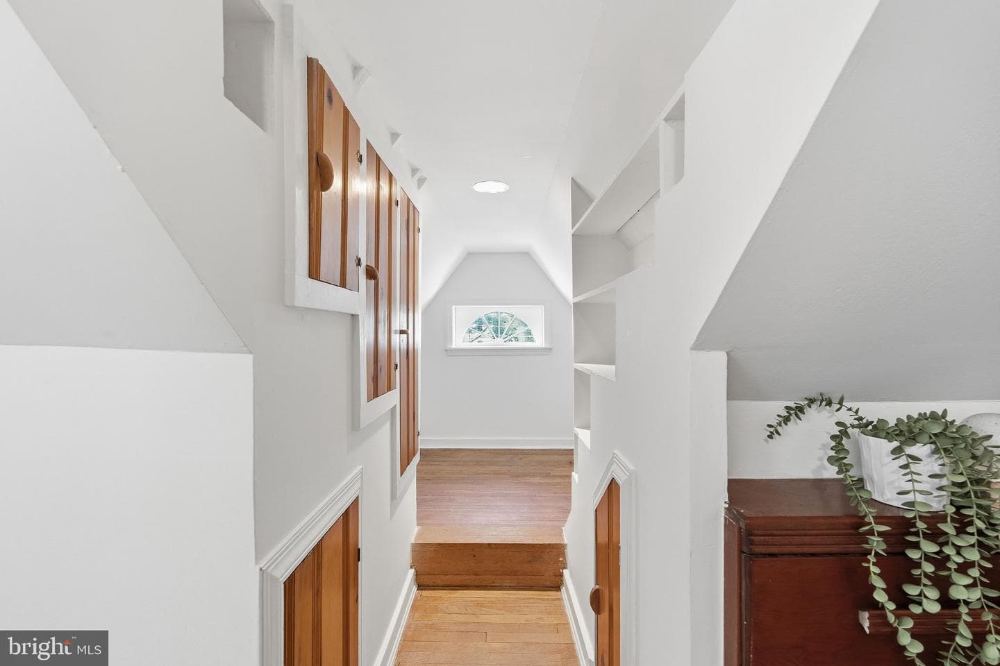 9504 Riley Road photo 3