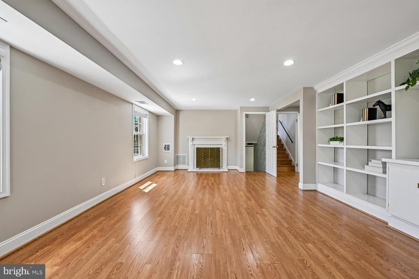 10706 Stoneyhill Drive photo 17