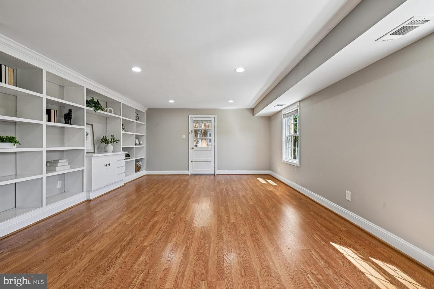 10706 Stoneyhill Drive photo 18