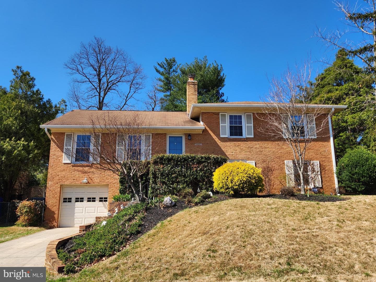 10706 Stoneyhill Drive photo 2