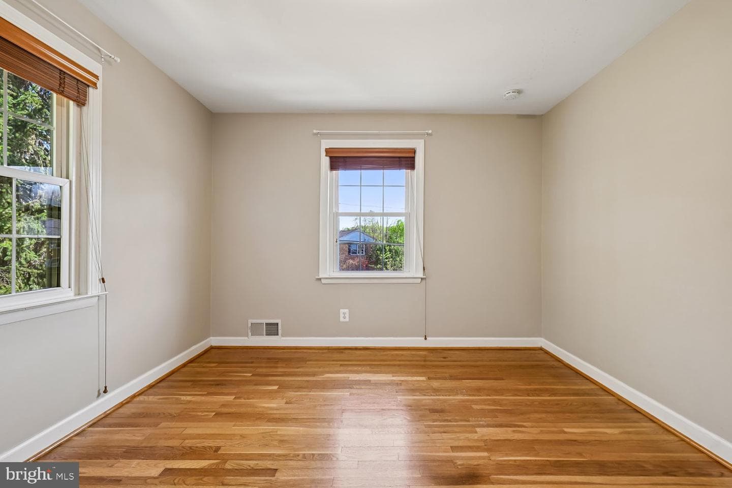 10706 Stoneyhill Drive photo 32
