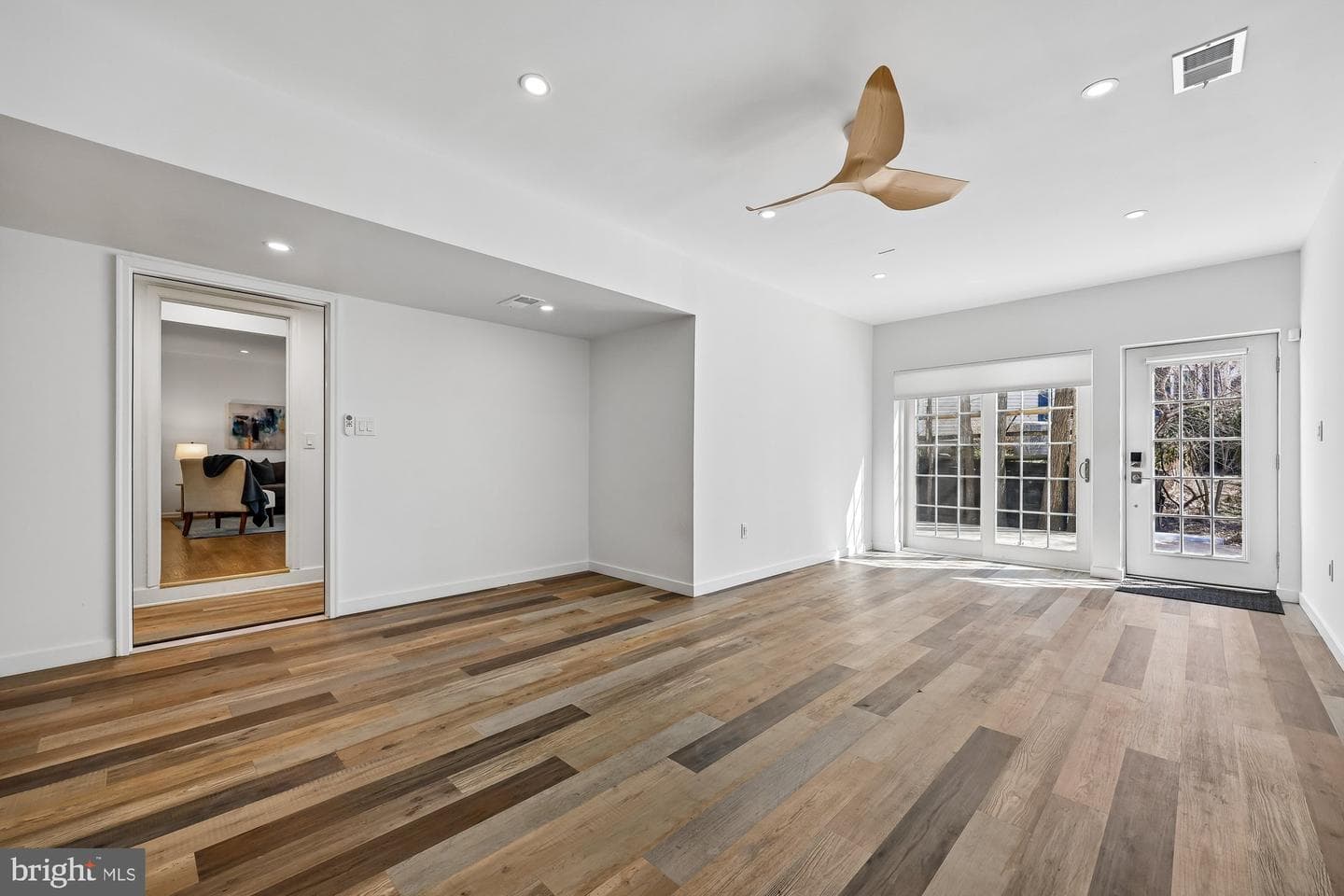 929 Farm Haven Drive photo 32