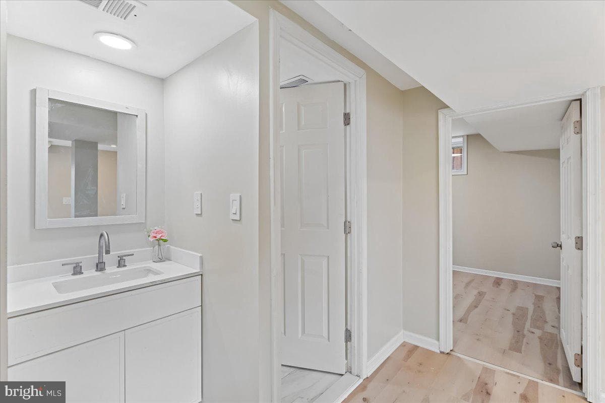 1405 Matthews Drive photo 21