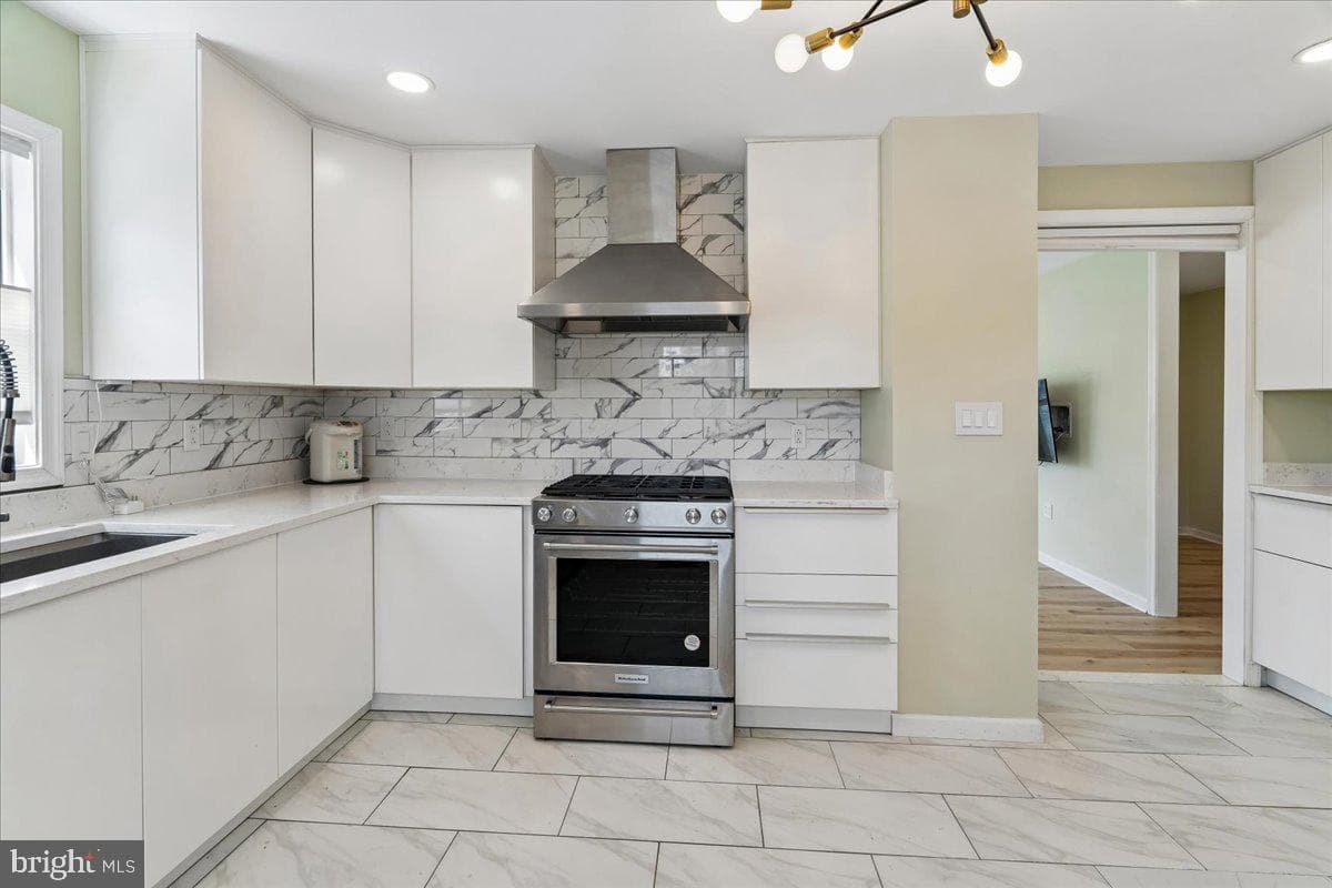 1405 Matthews Drive photo 5