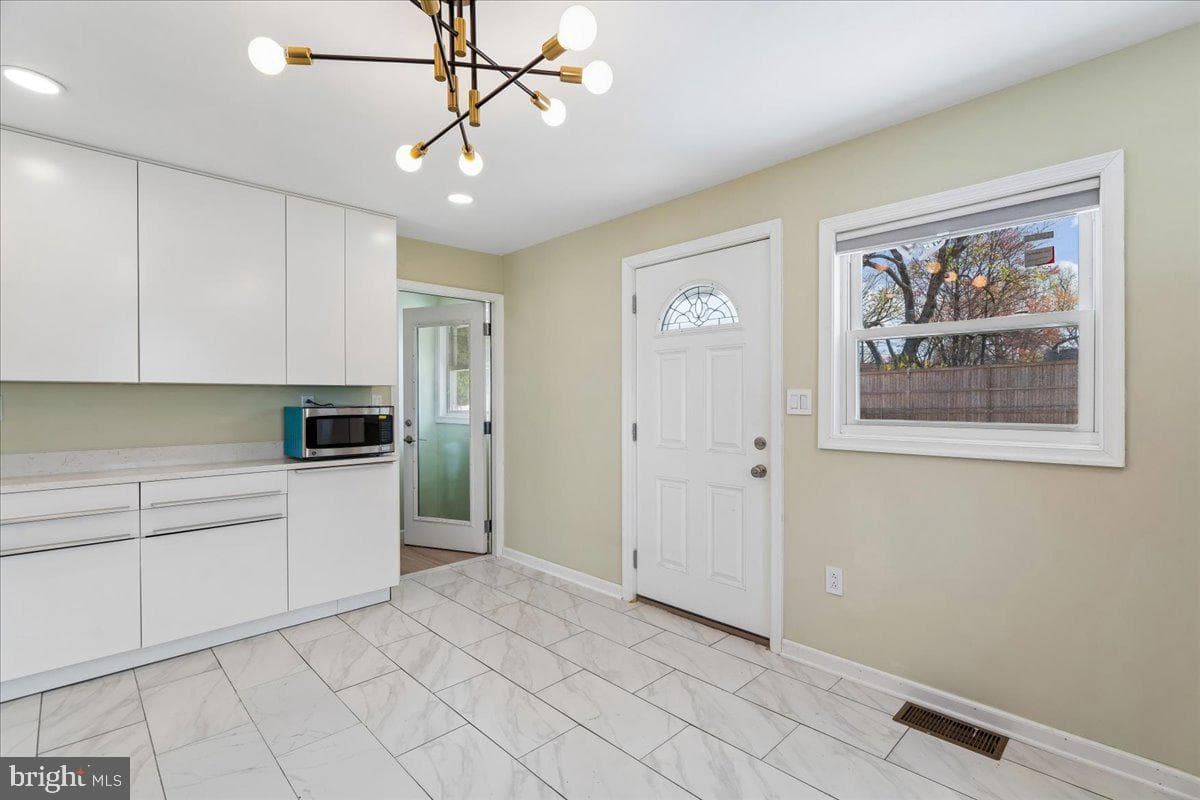1405 Matthews Drive photo 7