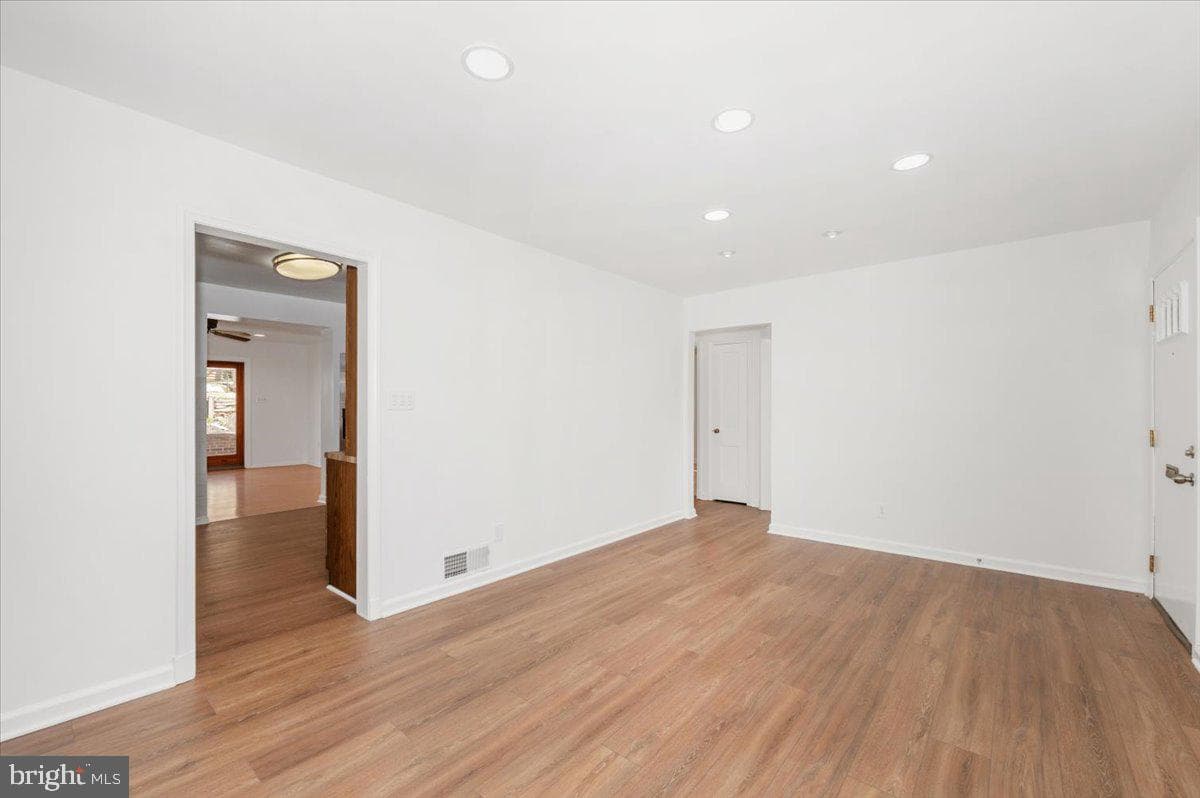 11852 Huggins Drive photo 8