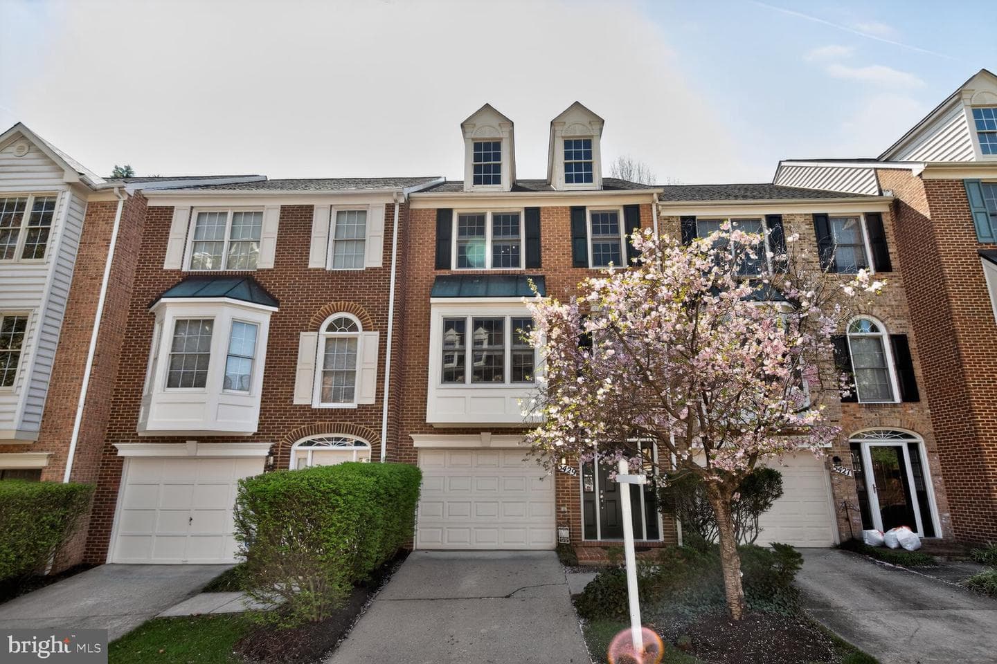5429 Whitley Park Terrace photo 1