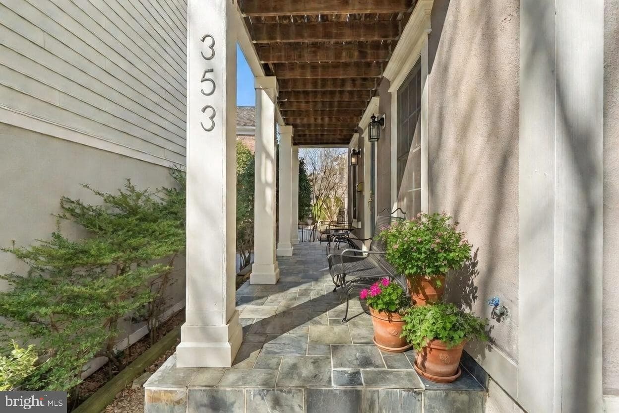 353 Alfandre Mews photo 2
