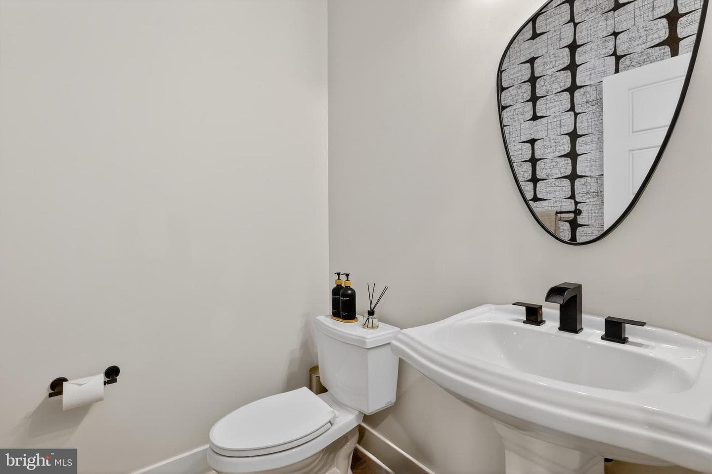 22069 Clarksburg Road photo 8